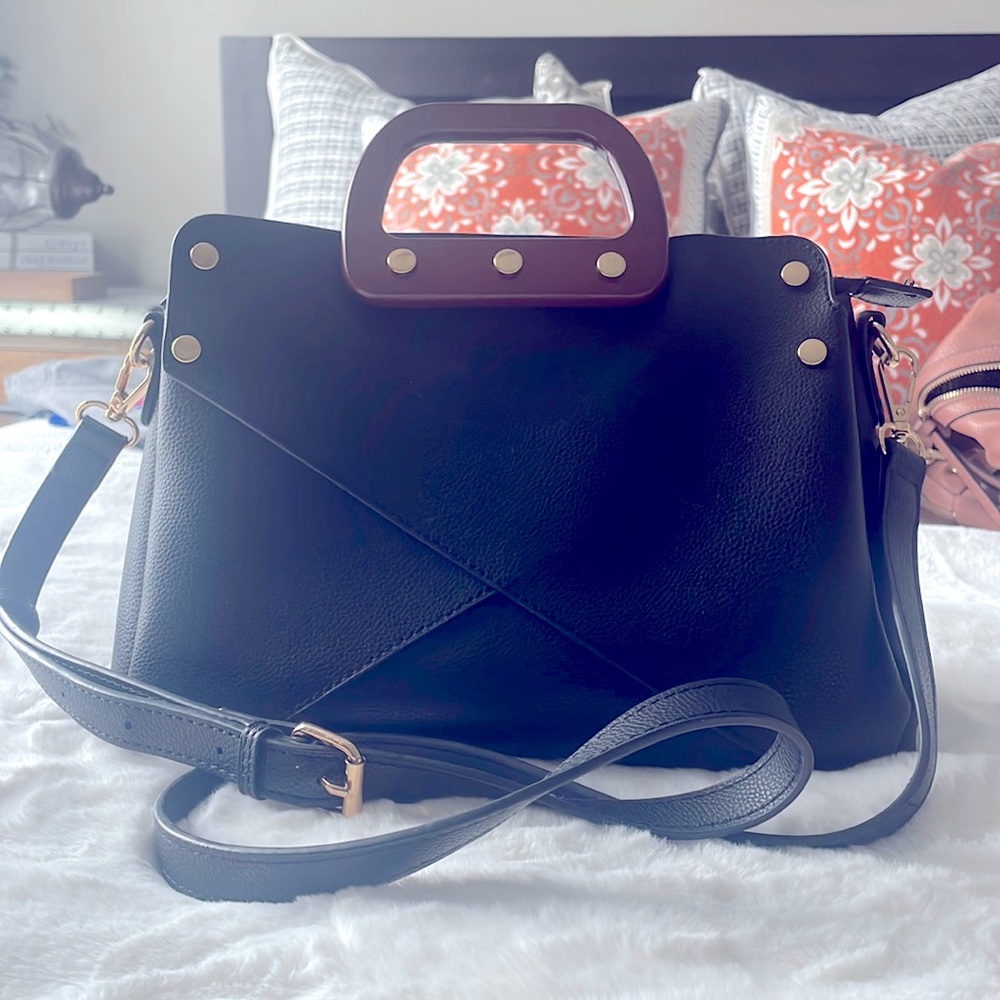 Stunning, black/brown purse with removable strap